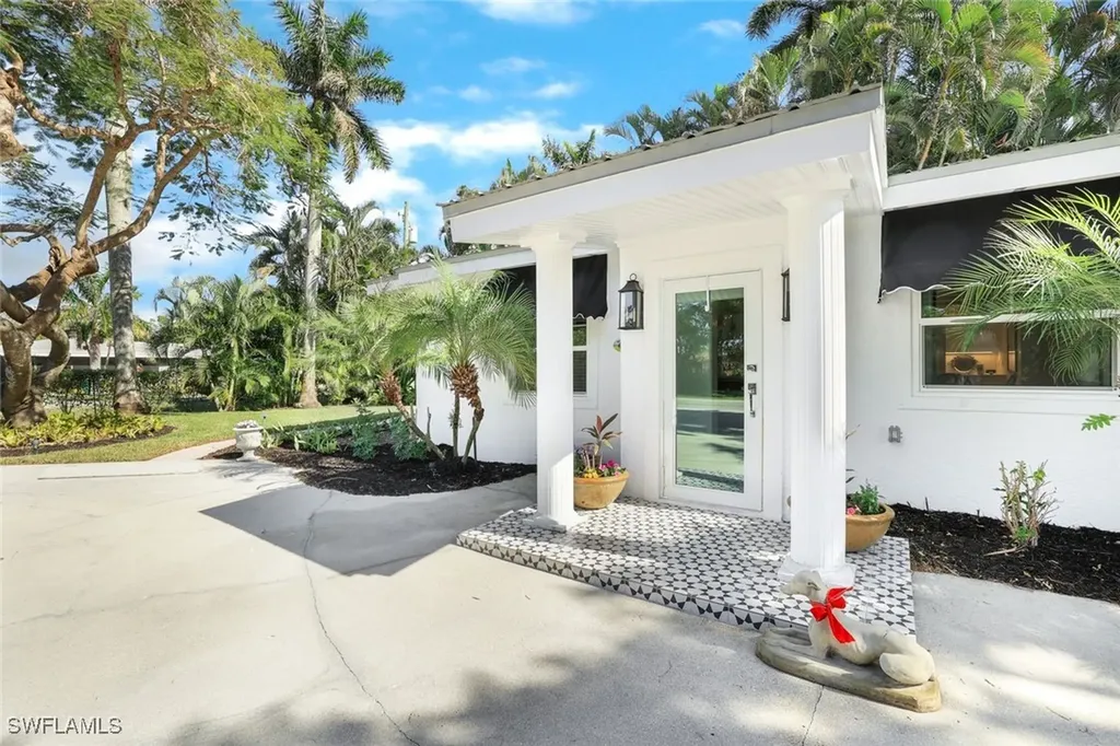2301 Palm Street Naples FL 34112