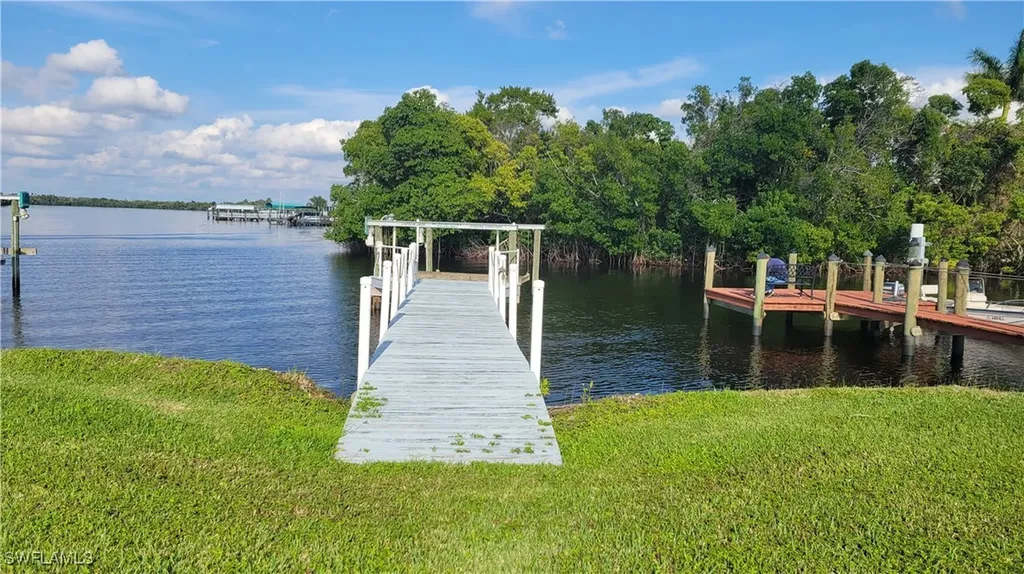 324 Shoreland Drive Fort Myers FL 33905