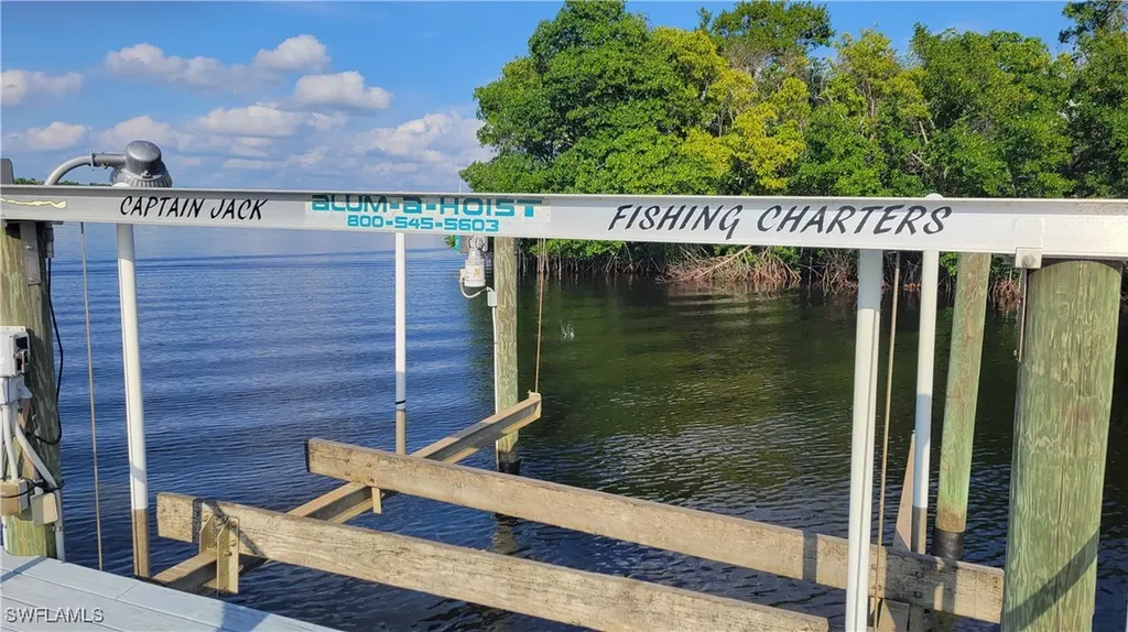 324 Shoreland Drive Fort Myers FL 33905