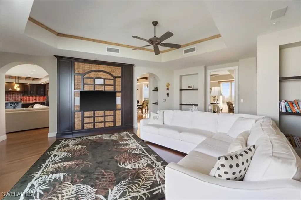 700 La Peninsula Boulevard Naples FL 34113