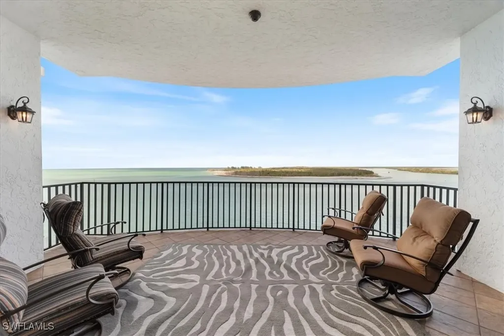 700 La Peninsula Boulevard Naples FL 34113