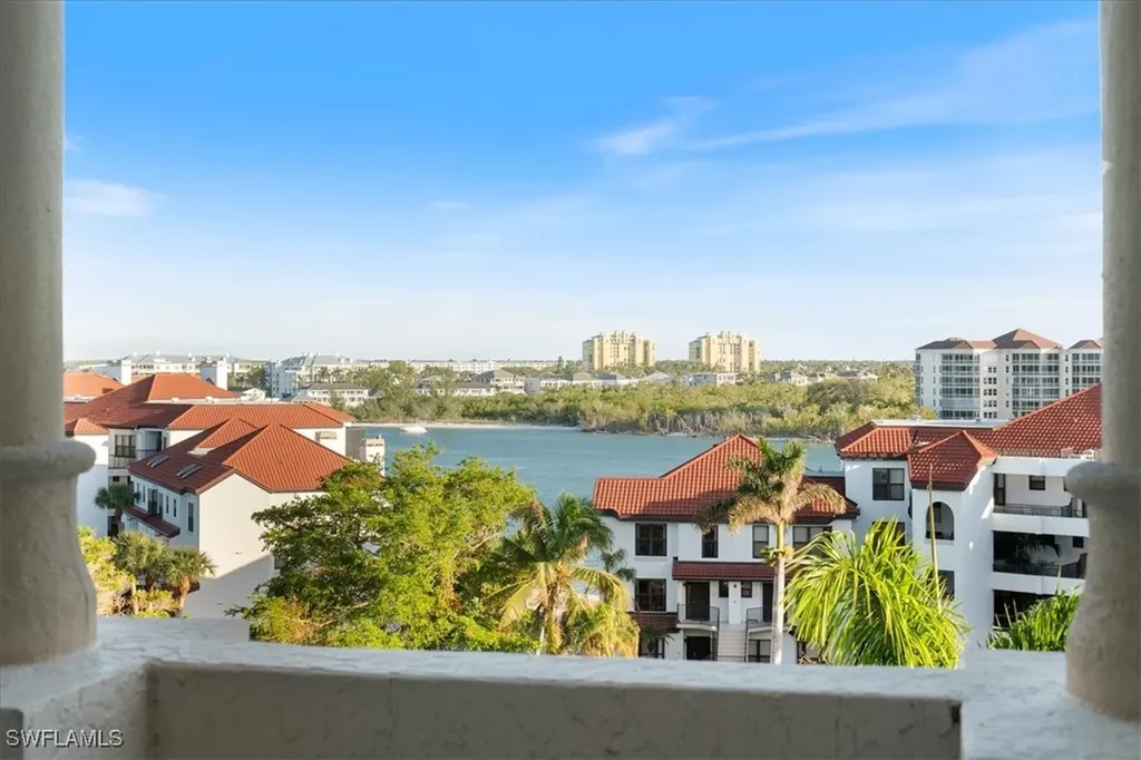 700 La Peninsula Boulevard Naples FL 34113