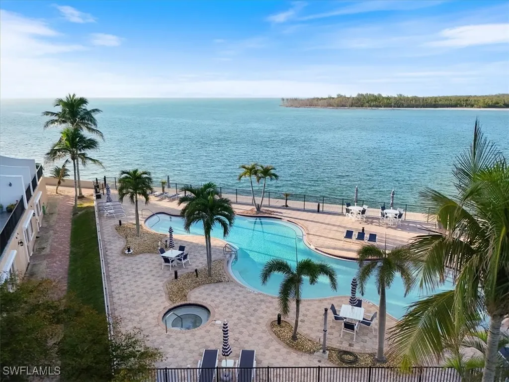 700 La Peninsula Boulevard Naples FL 34113