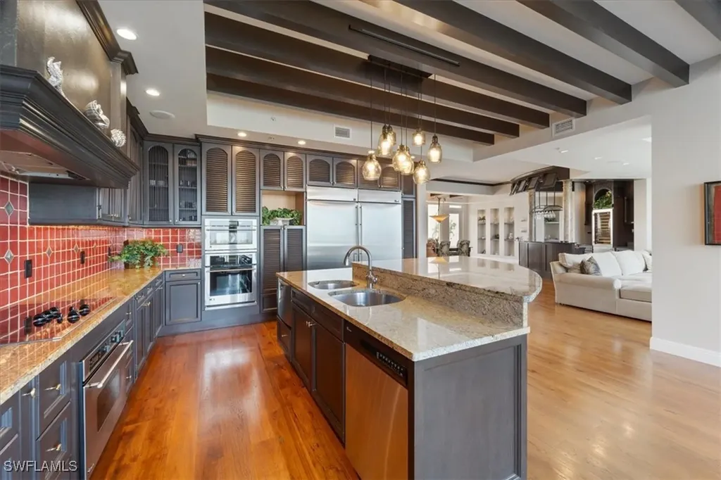 700 La Peninsula Boulevard Naples FL 34113