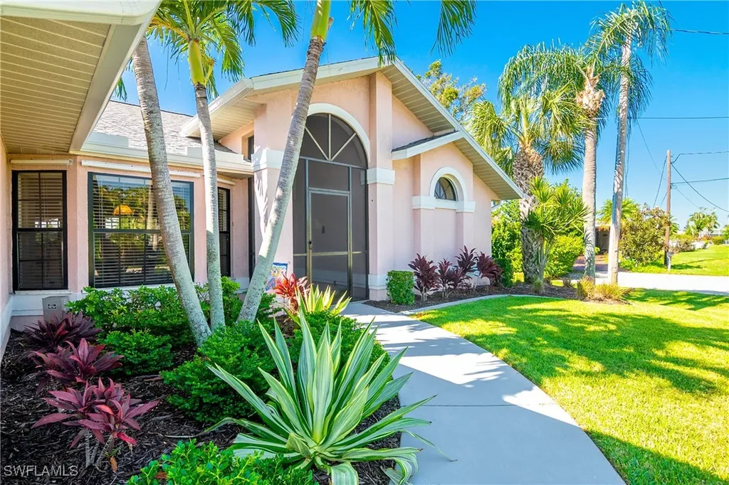 1416 Wellington Court Cape Coral FL 33904