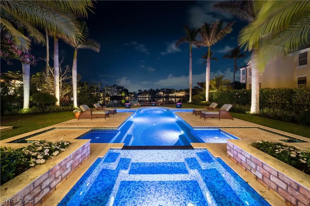 225 Cove Lane Naples FL 34102