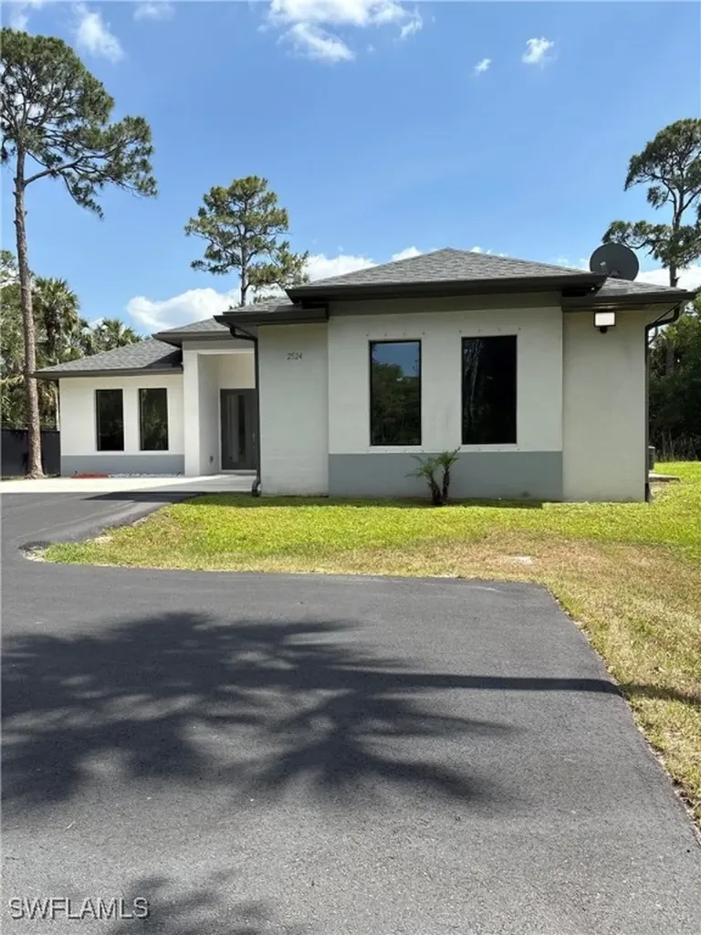 2524 64th Avenue NE Naples FL 34120
