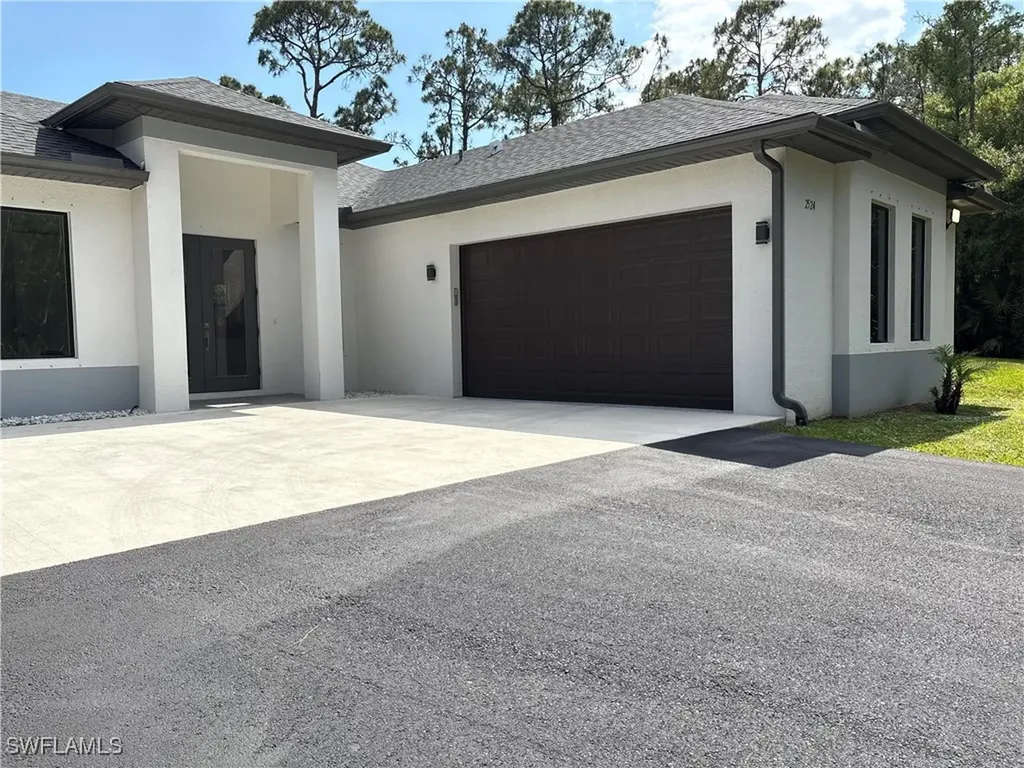 2524 64th Avenue NE Naples FL 34120