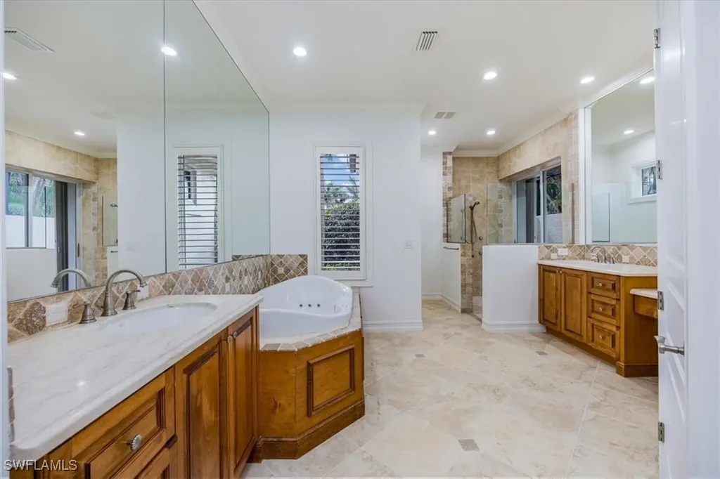 3110 Crayton Road Naples FL 34103