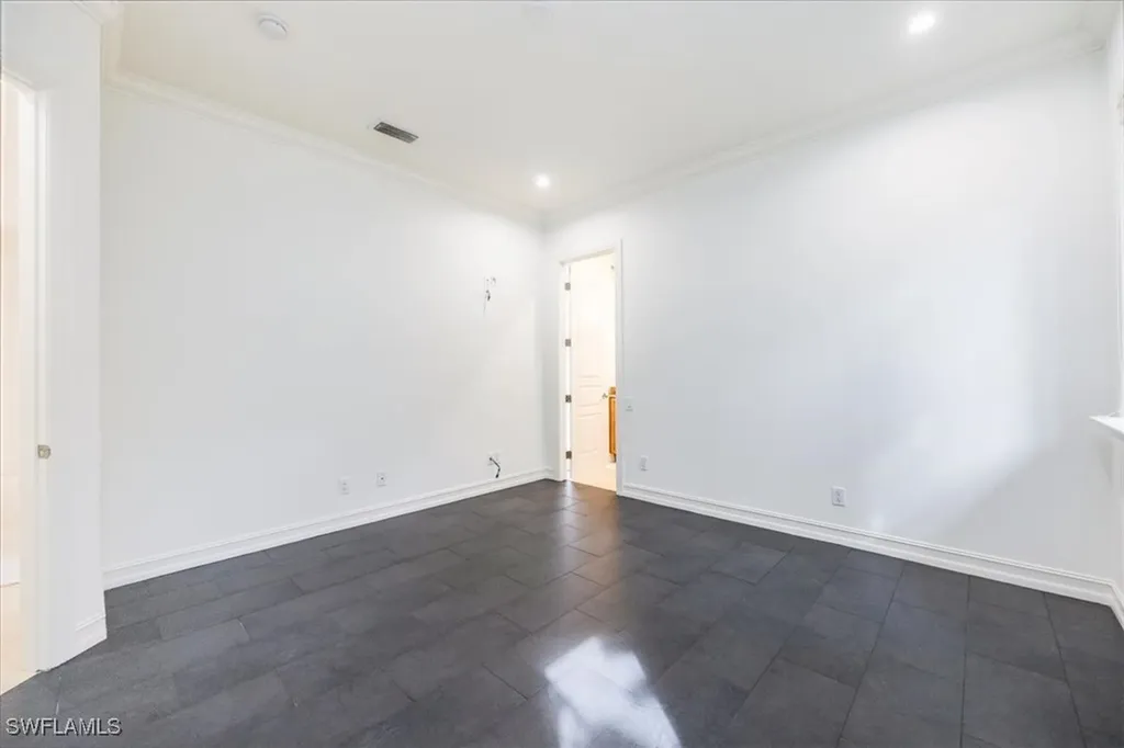 3110 Crayton Road Naples FL 34103