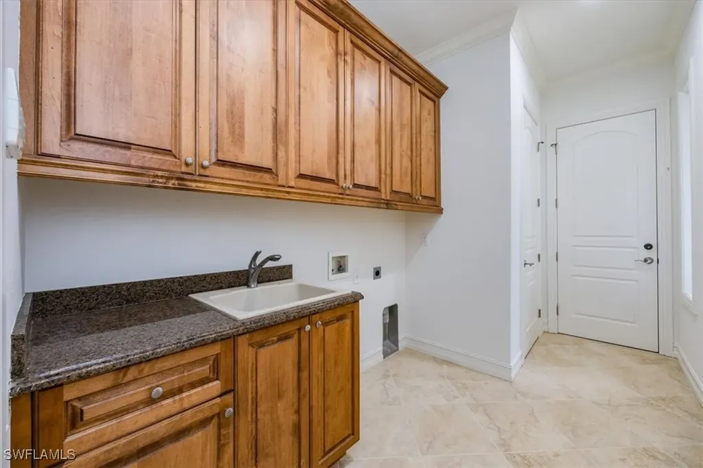 3110 Crayton Road Naples FL 34103