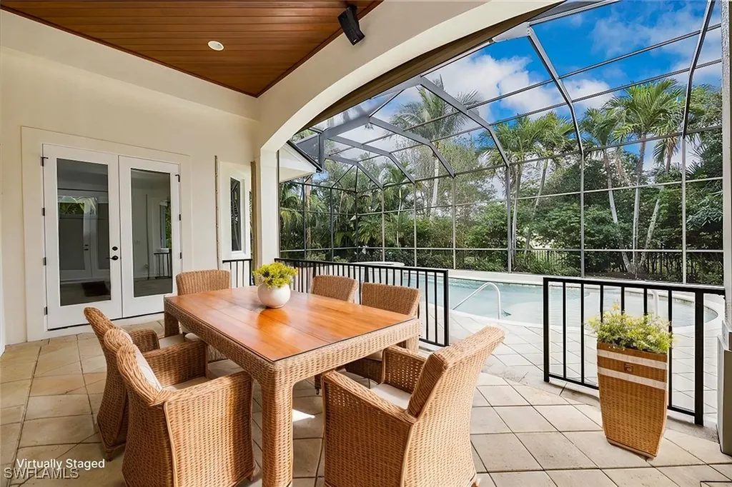 3110 Crayton Road Naples FL 34103