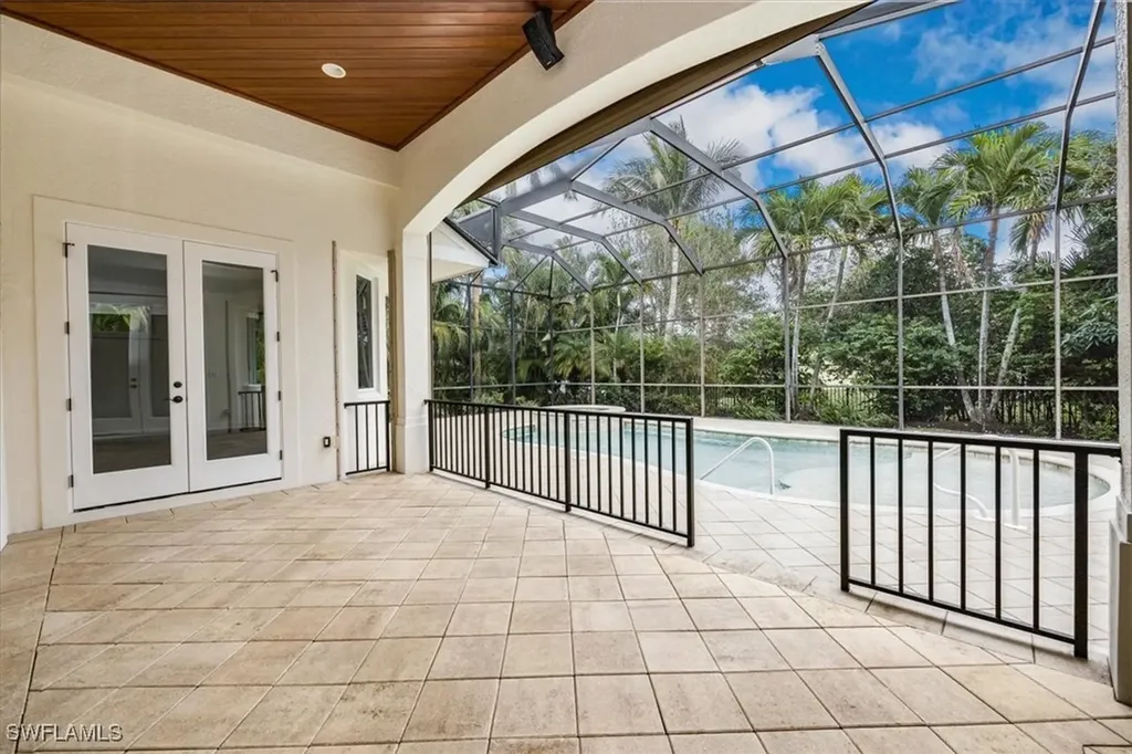 3110 Crayton Road Naples FL 34103