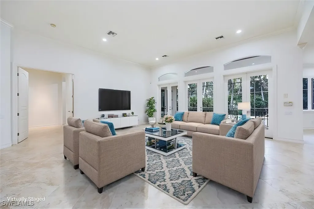 3110 Crayton Road Naples FL 34103