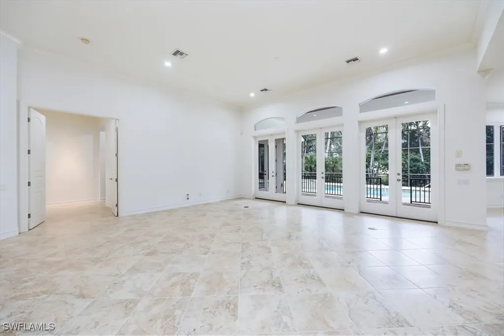 3110 Crayton Road Naples FL 34103