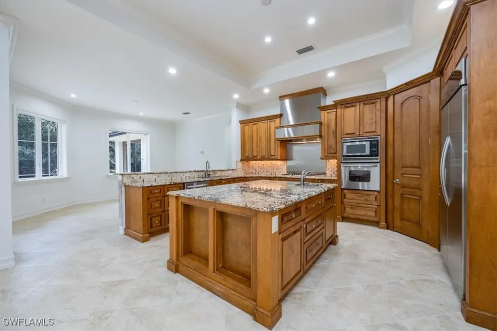 3110 Crayton Road Naples FL 34103