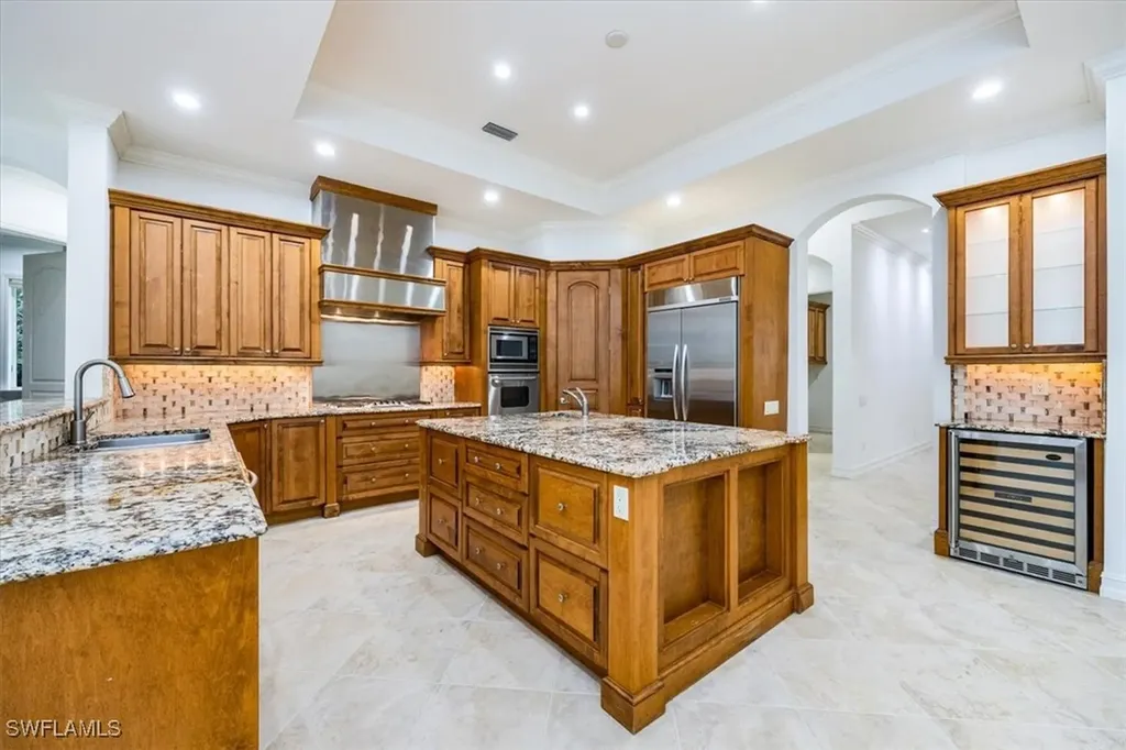 3110 Crayton Road Naples FL 34103