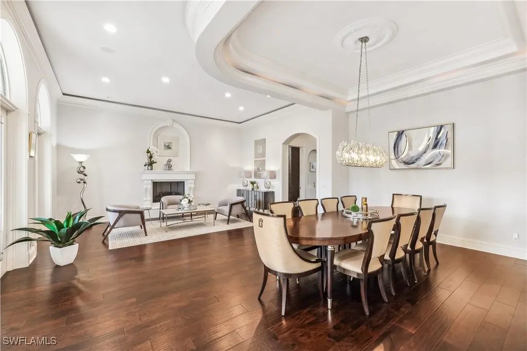 280 Egret Avenue Naples FL 34108