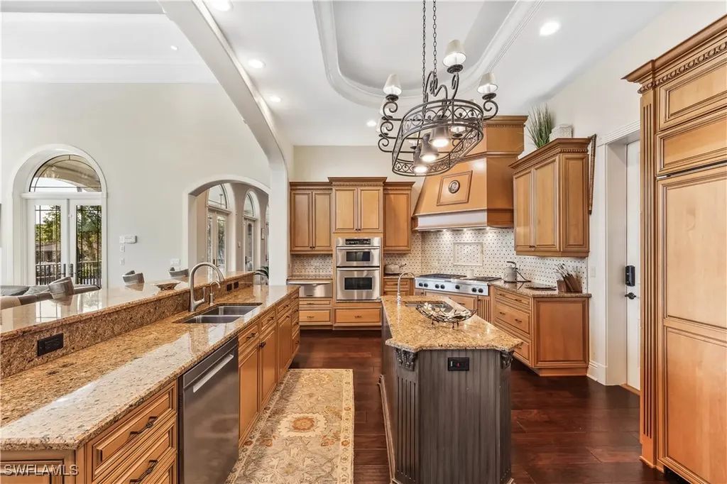 280 Egret Avenue Naples FL 34108