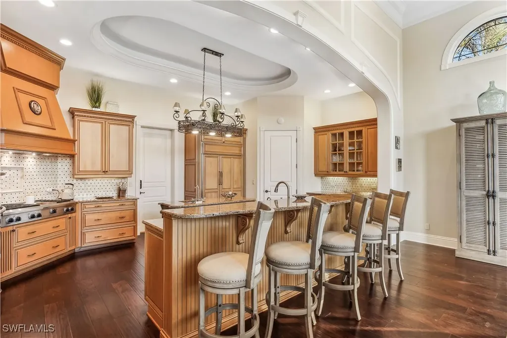 280 Egret Avenue Naples FL 34108