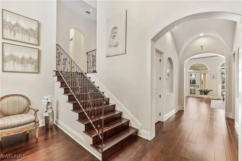 280 Egret Avenue Naples FL 34108