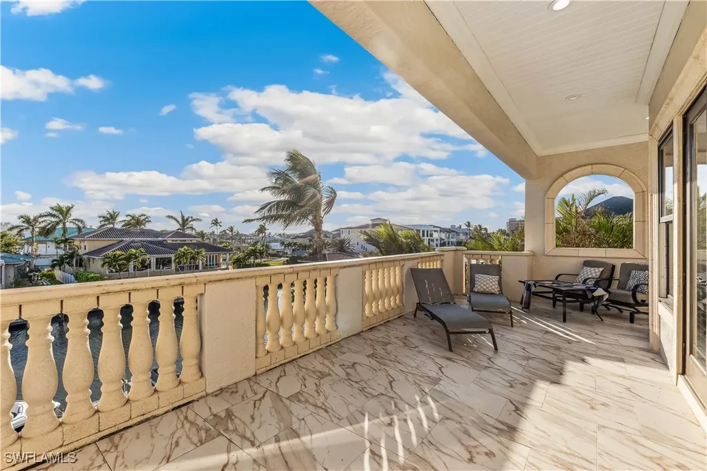 280 Egret Avenue Naples FL 34108