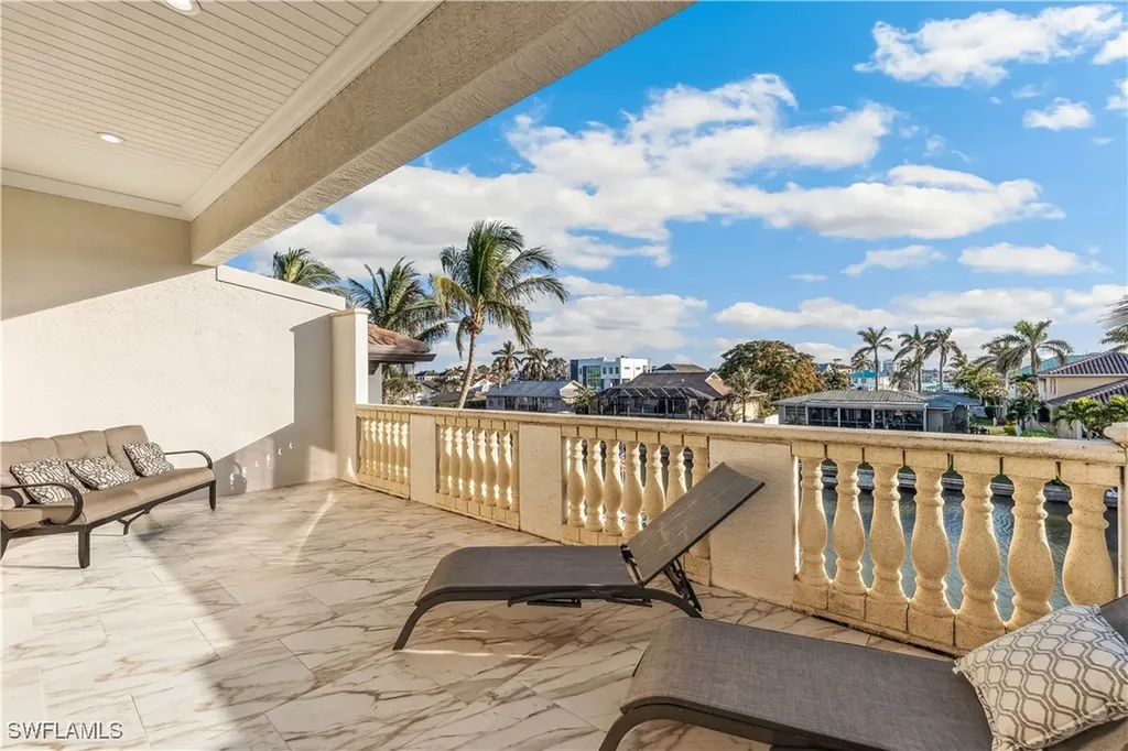 280 Egret Avenue Naples FL 34108
