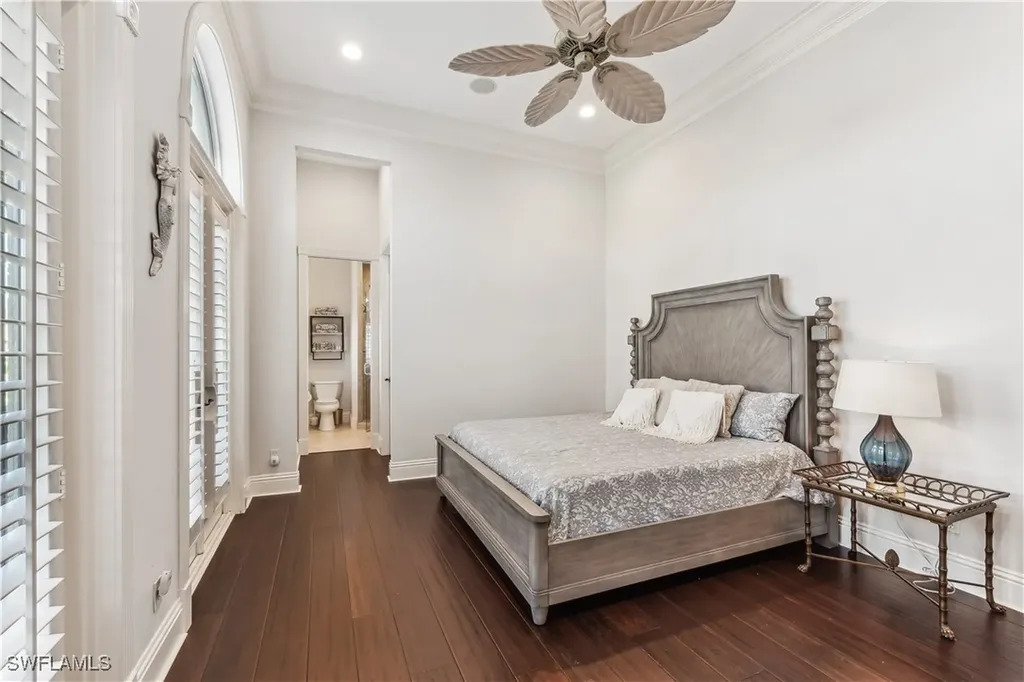 280 Egret Avenue Naples FL 34108