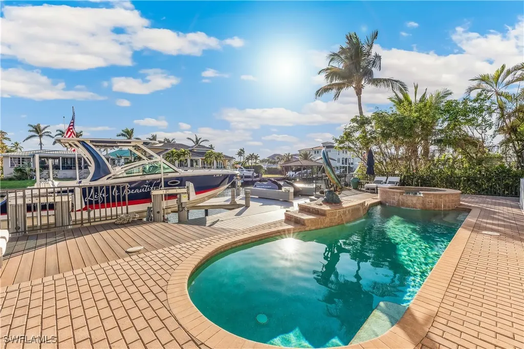 280 Egret Avenue Naples FL 34108