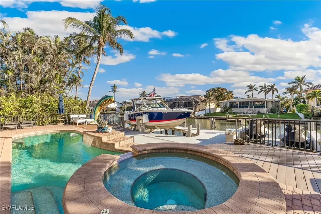 280 Egret Avenue Naples FL 34108