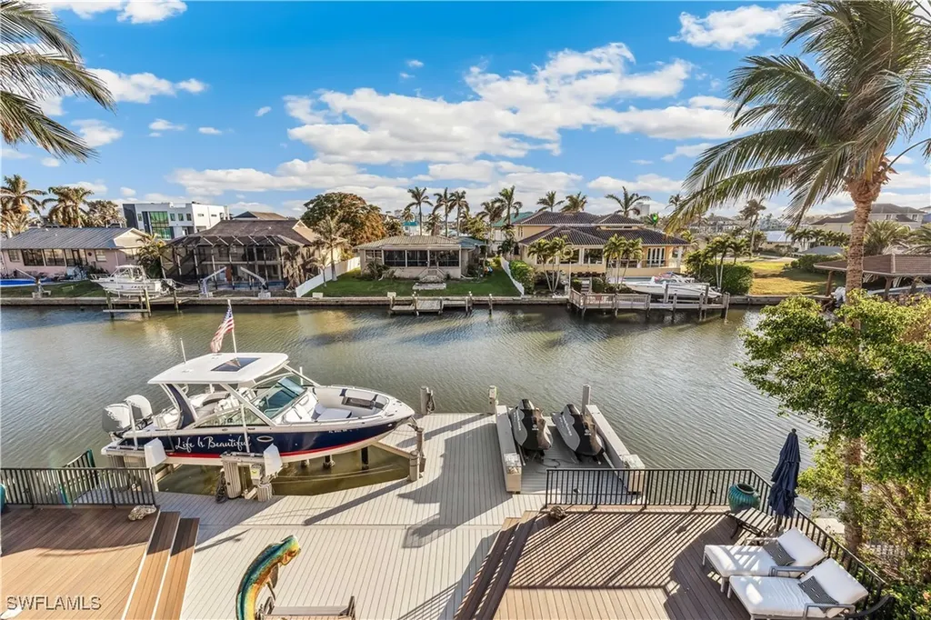 280 Egret Avenue Naples FL 34108