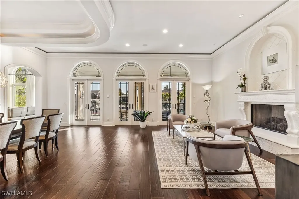 280 Egret Avenue Naples FL 34108
