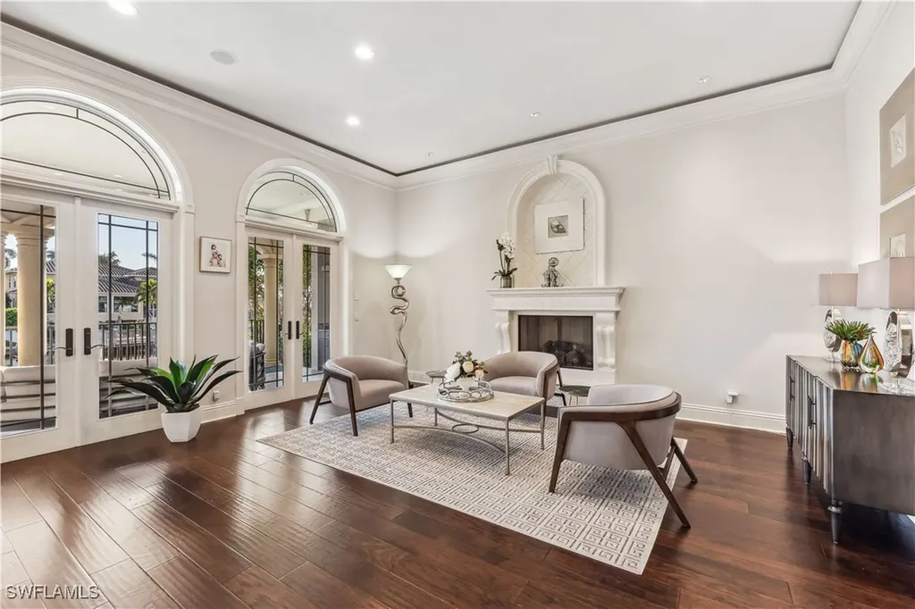 280 Egret Avenue Naples FL 34108