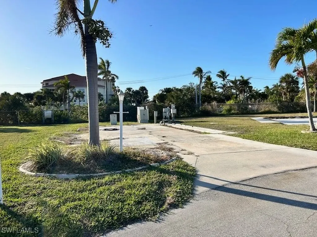 19681 Summerlin Road 596 Fort Myers FL 33908