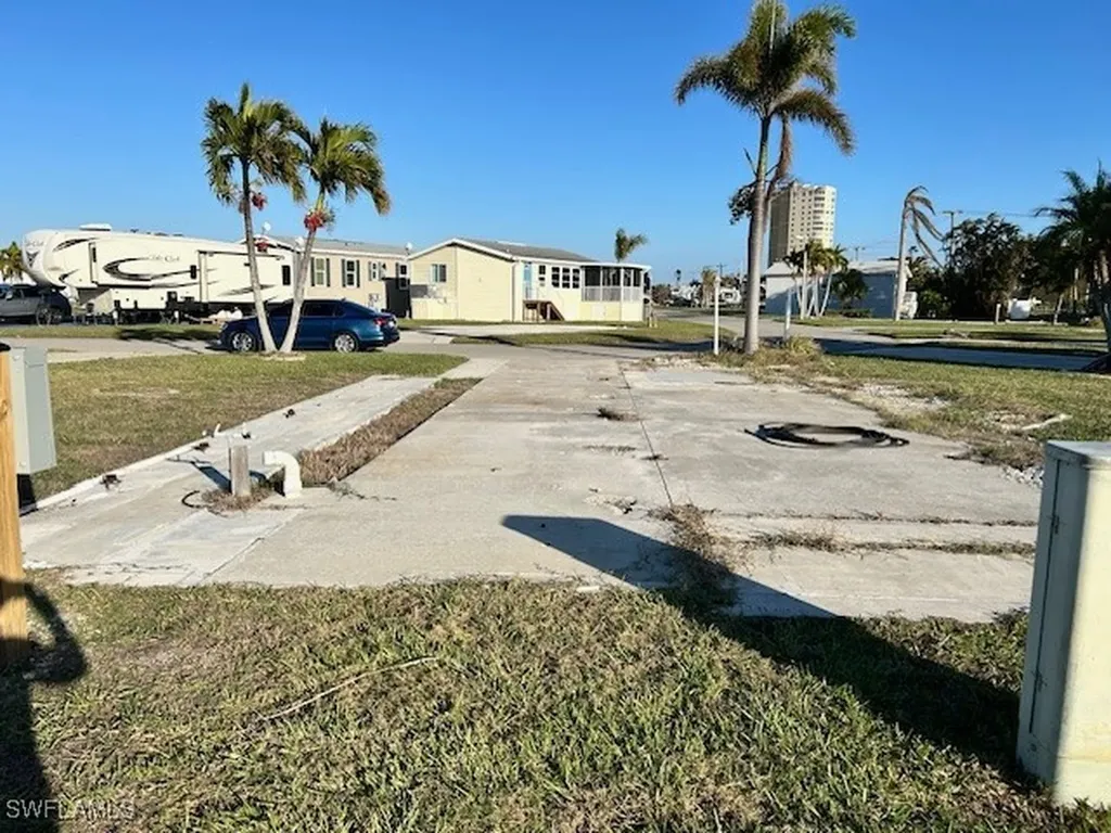 19681 Summerlin Road 596 Fort Myers FL 33908