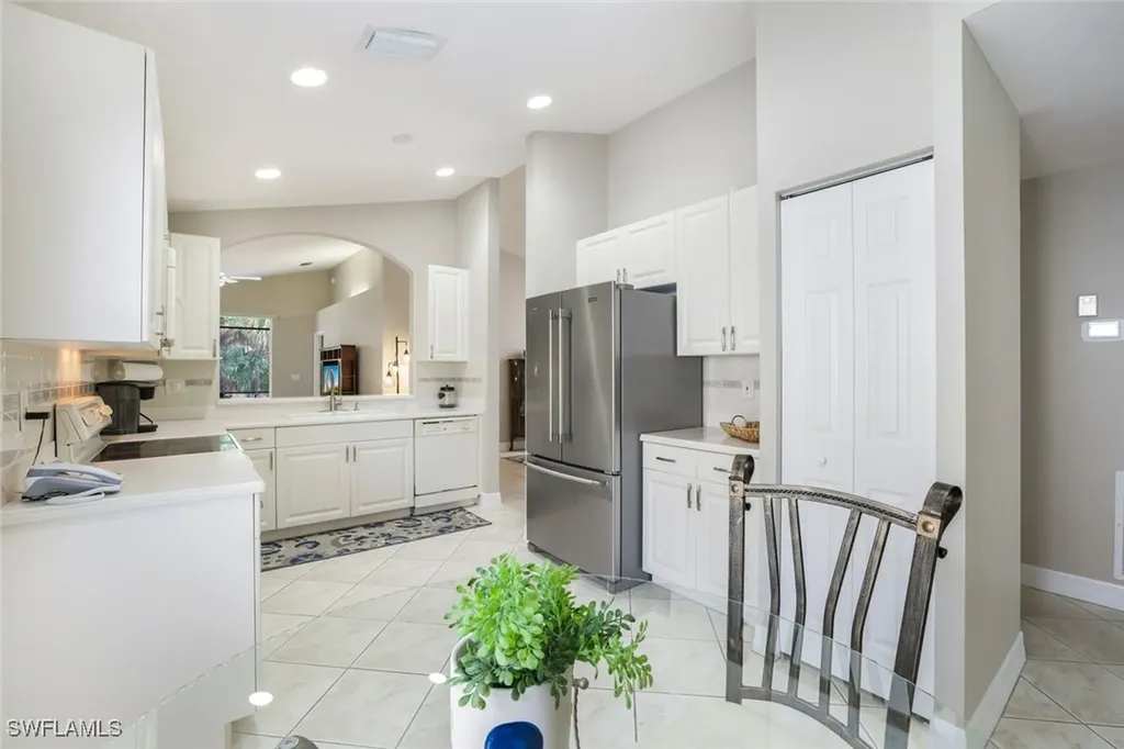 1296 Barrigona Court Naples FL 34119