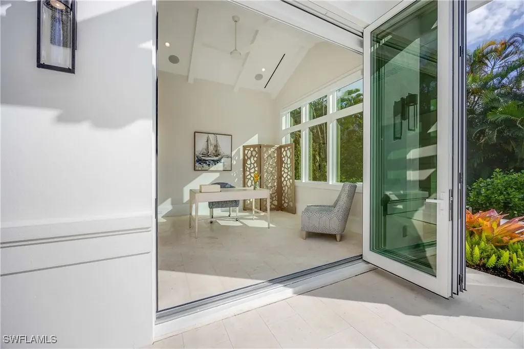 696 Fountainhead Lane Naples FL 34103