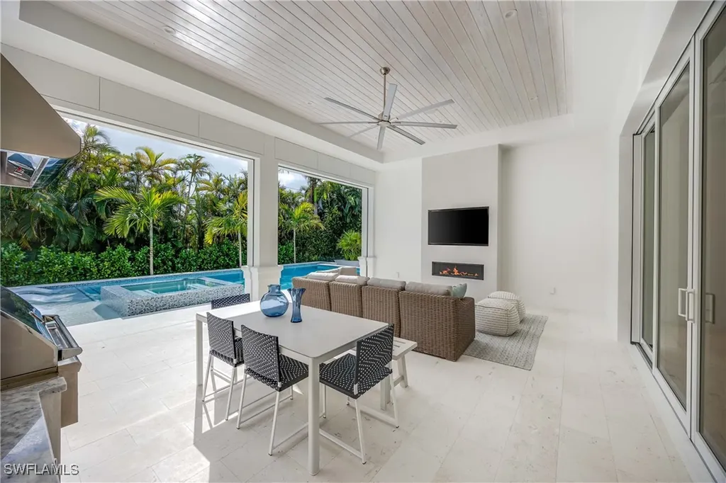 696 Fountainhead Lane Naples FL 34103