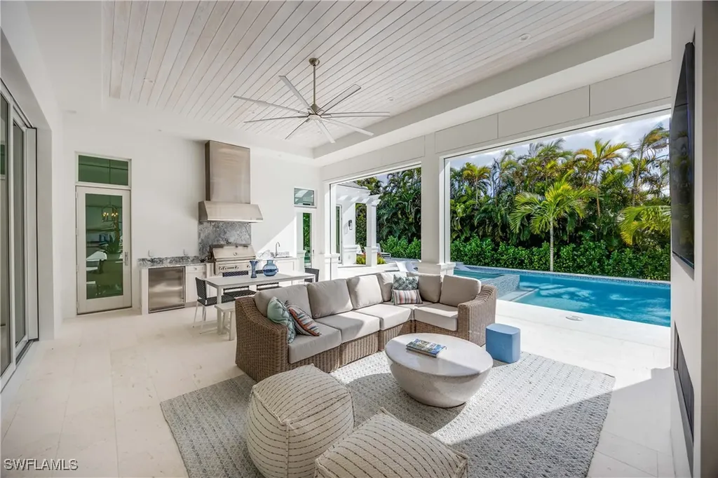 696 Fountainhead Lane Naples FL 34103
