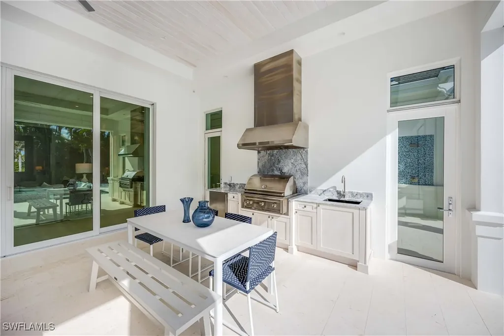 696 Fountainhead Lane Naples FL 34103