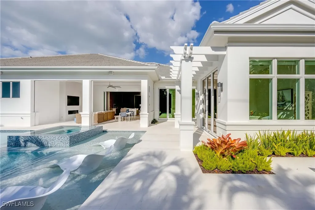 696 Fountainhead Lane Naples FL 34103