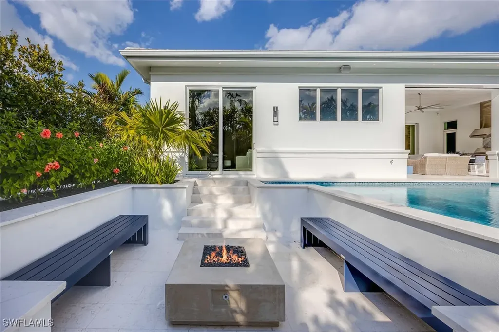 696 Fountainhead Lane Naples FL 34103