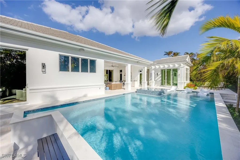 696 Fountainhead Lane Naples FL 34103