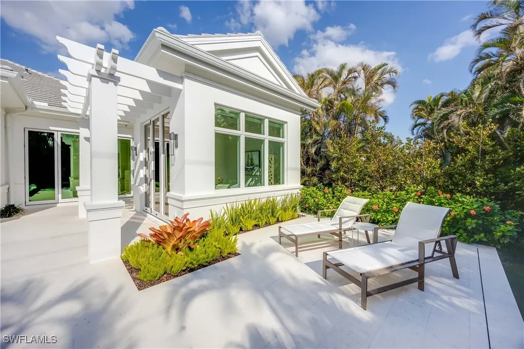 696 Fountainhead Lane Naples FL 34103