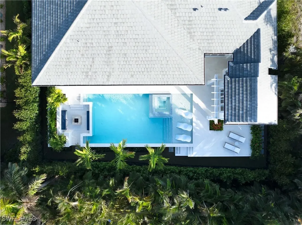 696 Fountainhead Lane Naples FL 34103