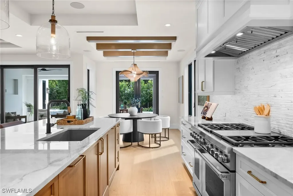 1120 10th Avenue N Naples FL 34102