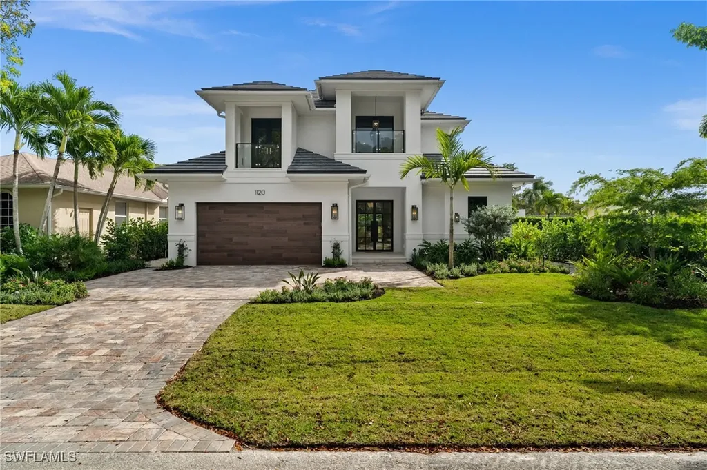 1120 10th Avenue N Naples FL 34102