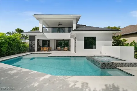 1120 10TH Avenue N Naples FL 34102