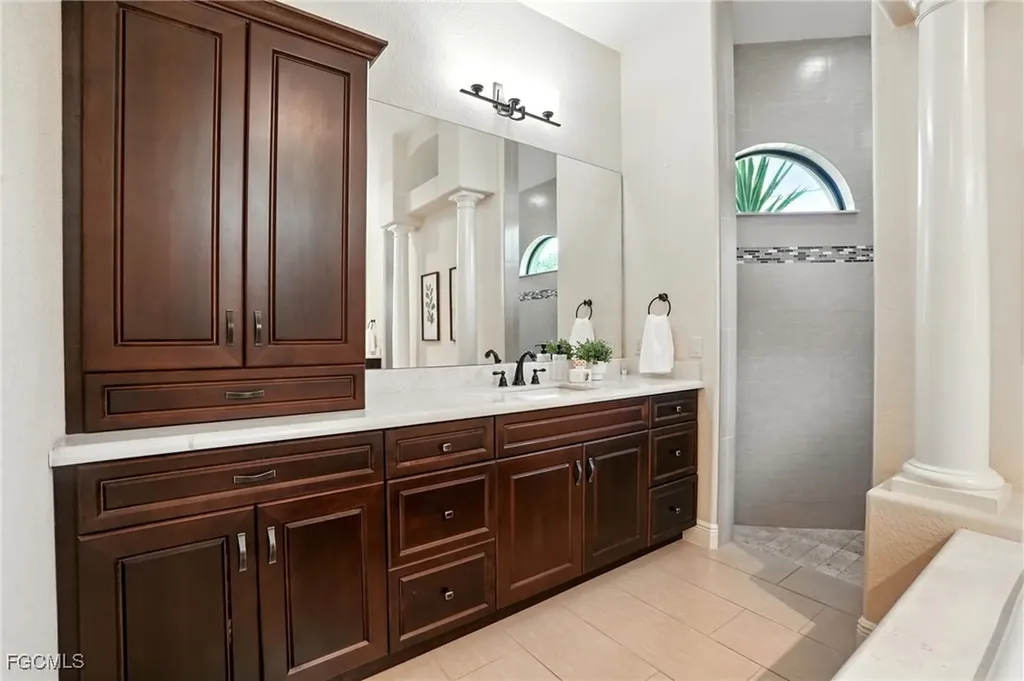 2108 SW 38th Terrace Cape Coral FL 33914