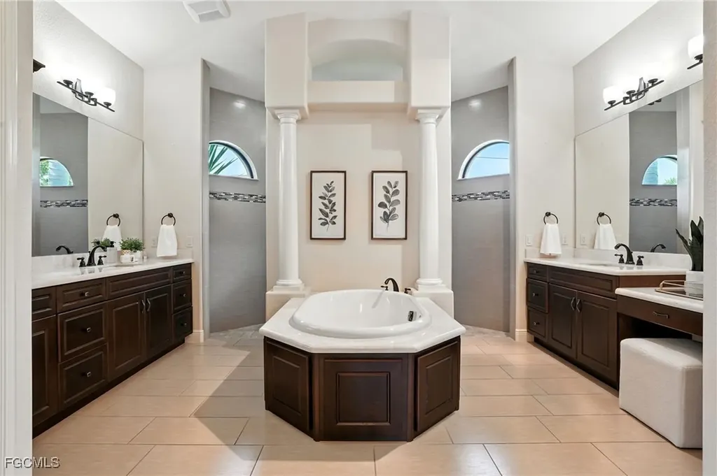 2108 SW 38th Terrace Cape Coral FL 33914